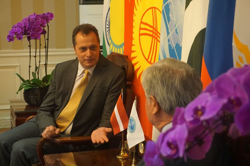 Встреча Генерального секретаря ШОС с Послом Латвии в КНР