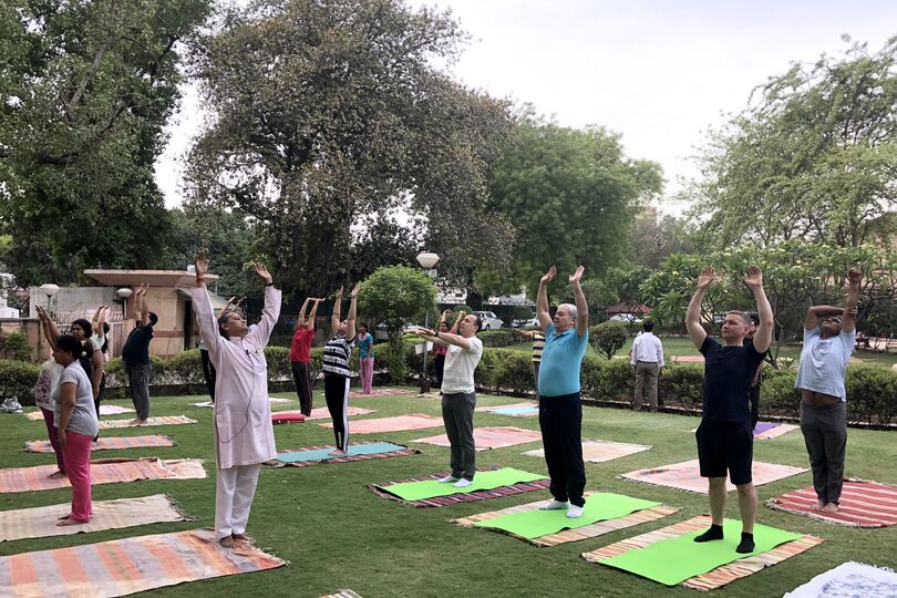Генеральный секретарь ШОС посетил Центр йоги в Дели