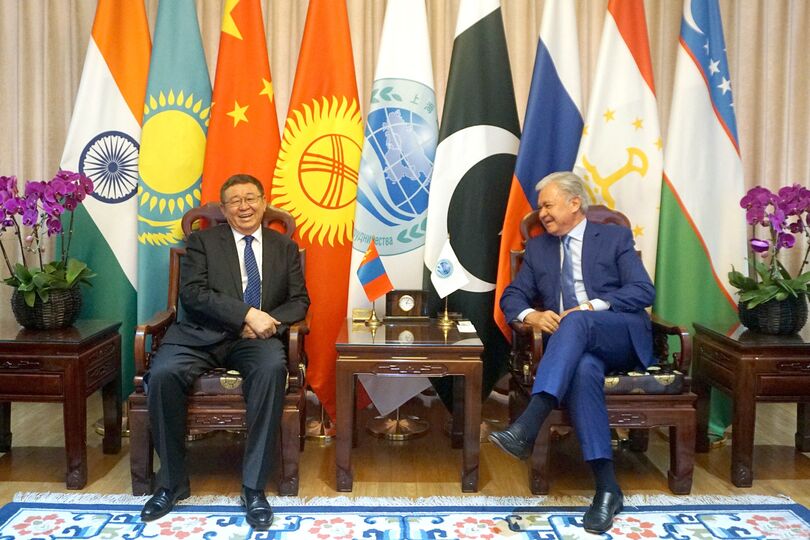 Встреча Генерального секретаря ШОС Р. Алимова с Чрезвычайным и Полномочным Послом Монголии в КНР Дамбой Ганхуягом