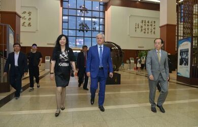 Генеральный секретарь ШОС Р.Алимов посетил Шанхайский политико-юридический университет