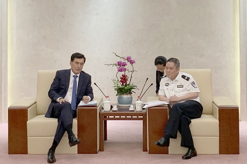 Генеральный секретарь ШОС В.Норов встретился с вице-мэром города Шанхай Гун Даоанем