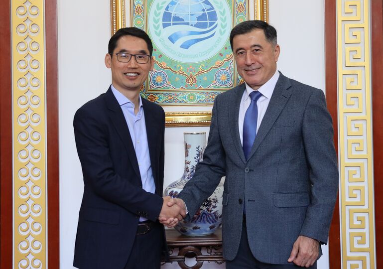 Встреча Генерального секретаря Владимира Норова с основателем и председателем компании по искусственному интеллекту «Xiao-i» Максом Юанем