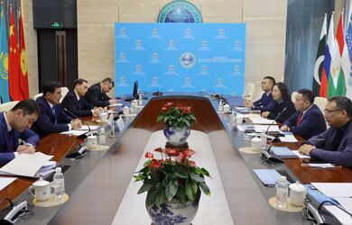 Встреча с делегацией компании «Bobaolong» во главе с председателем Чен Вэйсюном