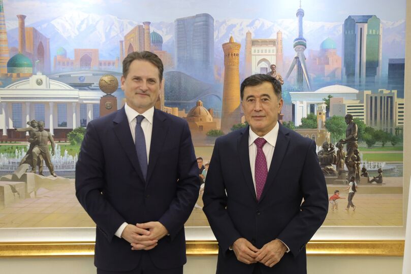  Генеральный секретарь ШОС встретился с Главой представительства  Международного комитета Красного Креста в Китае