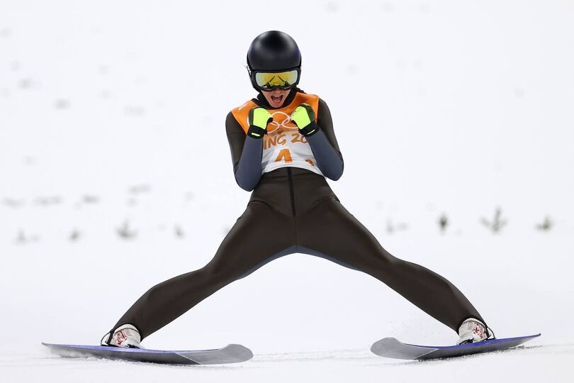 второе место в смешанных командных соревнованиях в прыжках на лыжах с трамплина