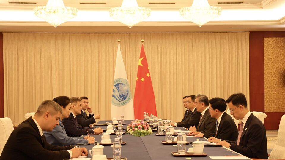 SCO Secretary General Meets with the Chinese Foreign Minister