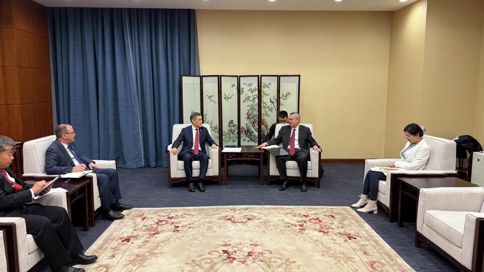 SCO Secretary-General Meets with the Head of the Administrative Department of the Ministry of Foreign Affairs of the PRC