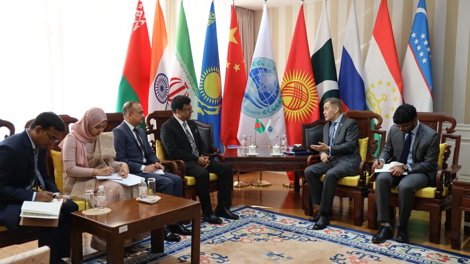 SCO Secretary-General meets with the Ambassador of Bangladesh to China