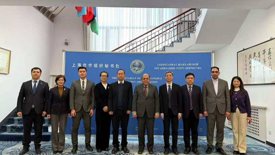 SCO Deputy Secretary-General met with the Vice President of Xi'an Jiaotong University