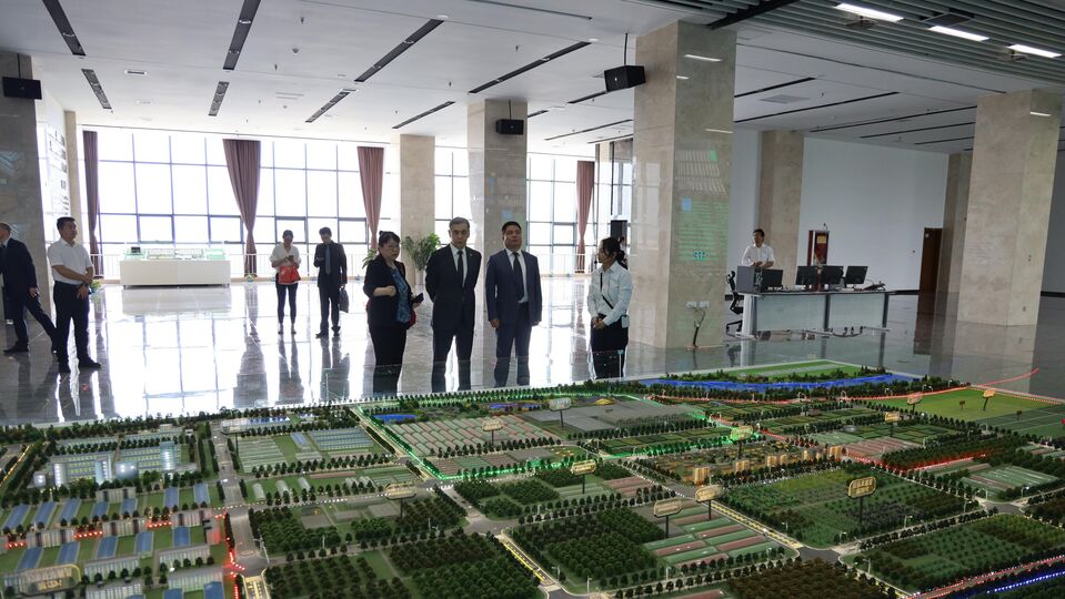 SCO Secretary-General Nurlan Yermekbayev Visits the SCO Demonstration Base for Agricultural Technology Exchange and Training in Yangling