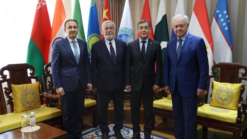 A ceremony of Books Handover was held at the SCO Secretariat