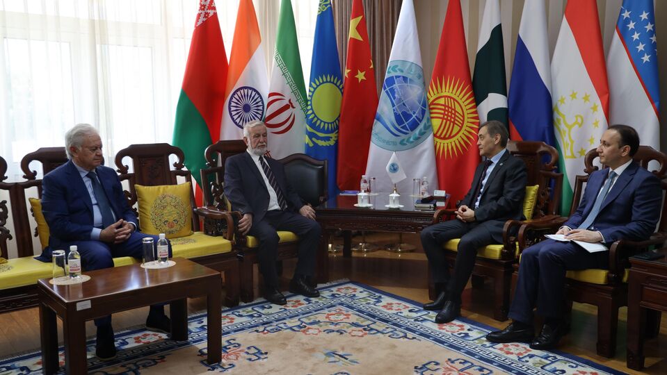 A ceremony of Books Handover was held at the SCO Secretariat