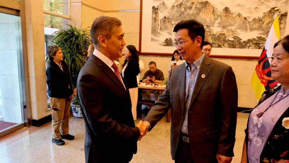 Secretary-General Visits the ASEAN–China Centre