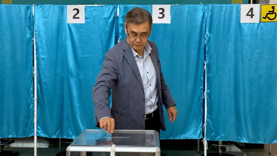 SCO Secretary-General Nurlan Yermekbayev took part in voting for the elections of deputies of the Kurultai of the Republic of Kazakhstan.