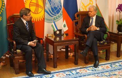 Встреча Генерального секретаря ШОС Р.Алимова с Чрезвычайным и Полномочным Послом Республики Узбекистан в КНР Д.Дж.Курбановым
