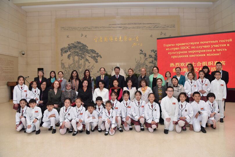 The Soong Ching Ling Memorial Residence opens its doors to SCO Women’s Club members Женский клуб ШОС провёл выездное заседание в бывшей резиденции вдовы великого китайского революционера Сунь Ятсена госпожи Сун Цинлин