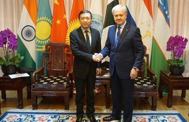 Встреча с заместителем Министра Главного государственного управления по делам печати, кинематографии и телерадиовещания Китайской Народной Республики господином Чжан Хунсэнем