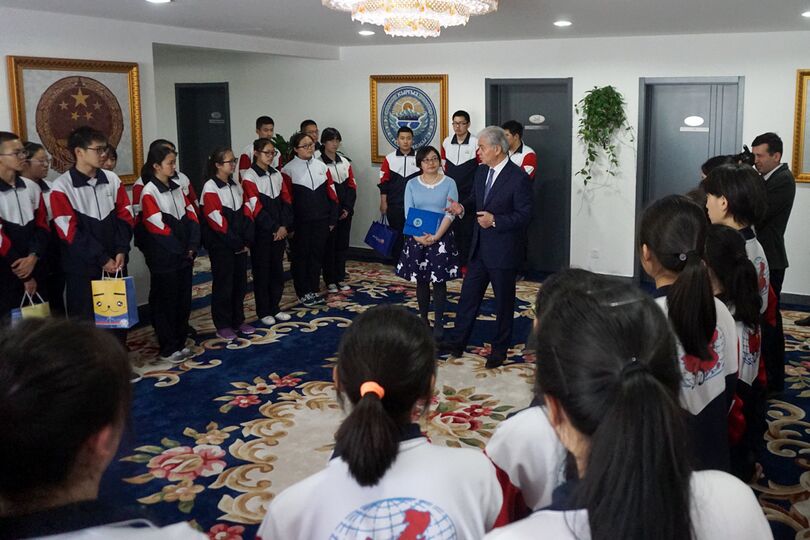 Ровесники ШОС посетили Штаб-квартиру Организации