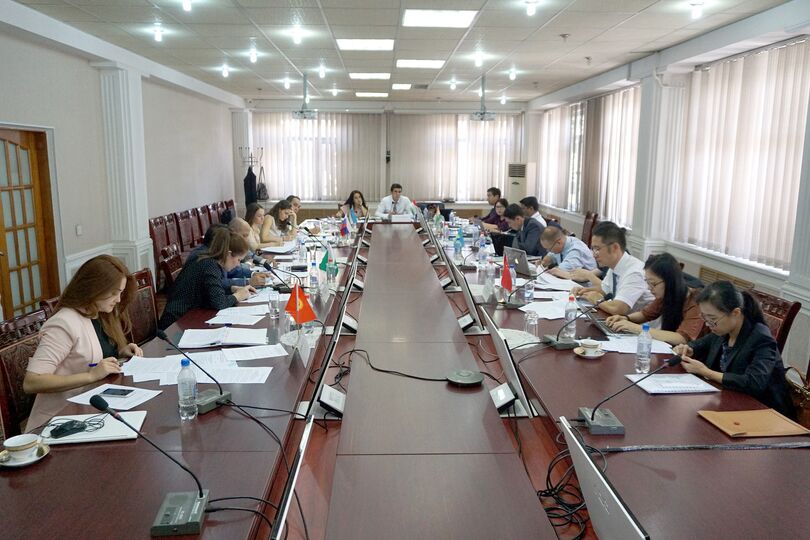 The SCO continues to deepen trade and economic cooperation ШОС продолжает углублять взаимодействие в торгово-экономическом направлении