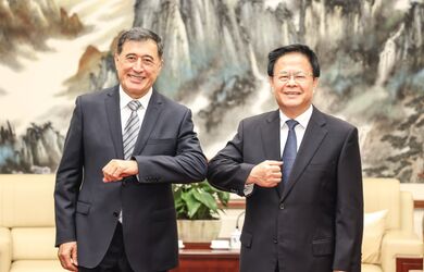  Генеральный секретарь ШОС встретился с Секретарем парткома провинции Аньхой